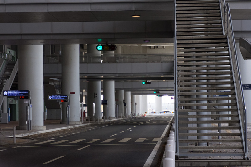 第1ターミナル前の空港内道路