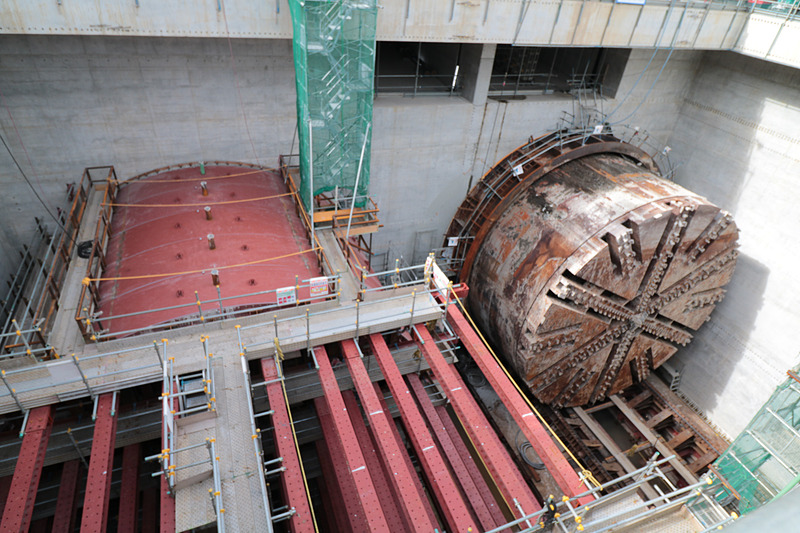 東方町到達立坑のシールドマシンを上から眺めてみた