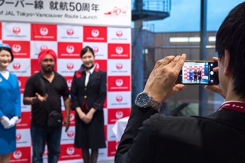 JALのCAとの記念撮影