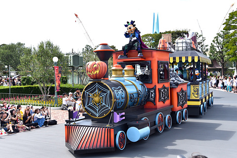 ディズニー・ハロウィーン」スタート。2018年のテーマは「ゴースト流の