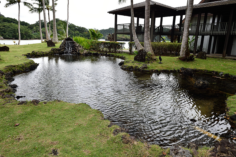 敷地内の池はシャコ貝のプランテーションセンターにもなっている