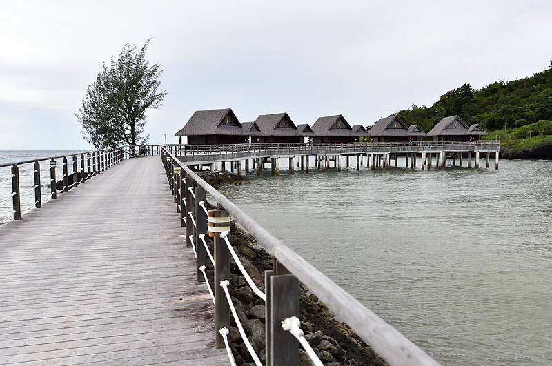 「水上バンガロー」