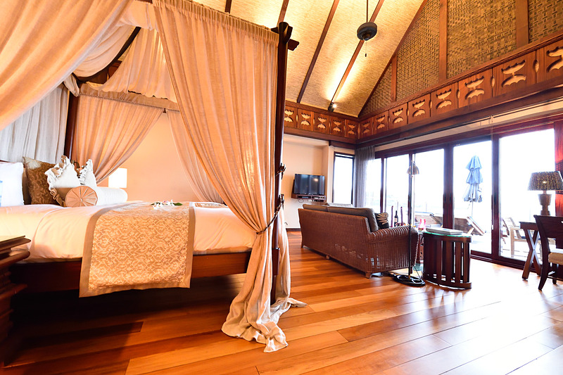 「水上バンガロー」