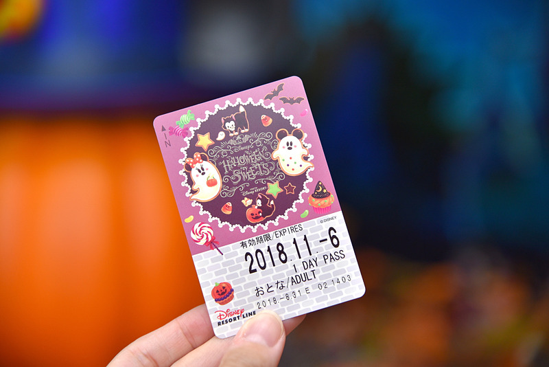ハロウィーンスイーツが描かれたスペシャルな「フリーきっぷ」