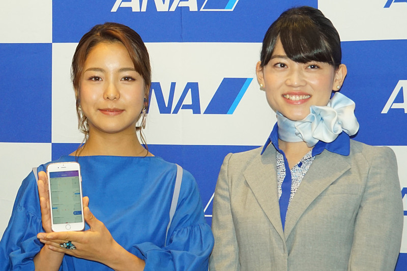 高梨沙羅選手（写真左）も出席したANAホールディングスの「乗ると元気になるヒコーキ」プロジェクトの記者発表会