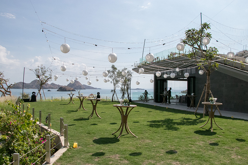 空の下でのパーティも