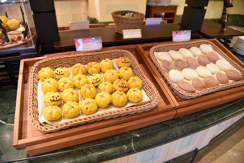 ゴーストやパンプキンフォルムのブレッドがかわいいブレッドエリア