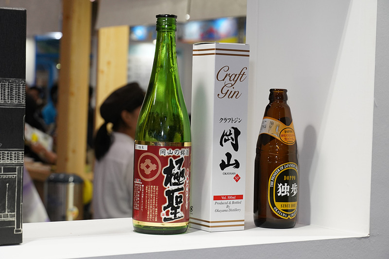 ワンダフルセトウチではブース内で主に日本酒の試飲ができる