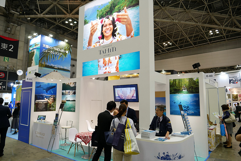 ブースでは現地の観光情報やツアー情報などを詳しく紹介する
