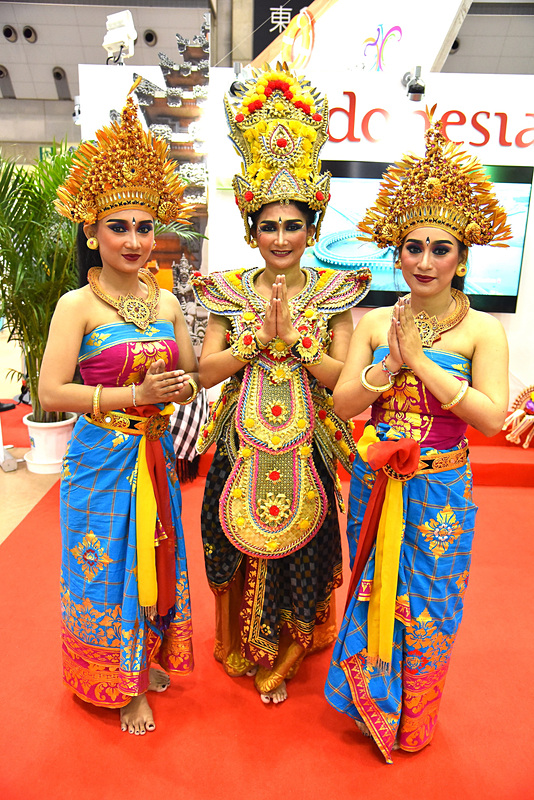 バリ伝統舞踊や記念撮影で心は一気にインドネシアへ