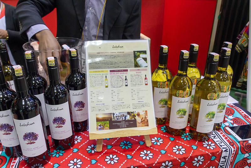 ケニアワインの「レレシュア」。試飲もできる