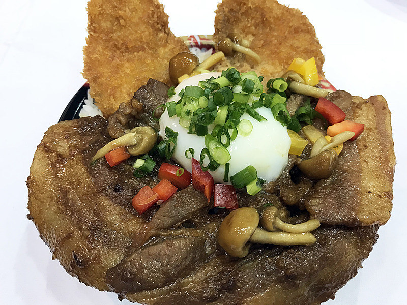 秩父わらじ豚味噌丼