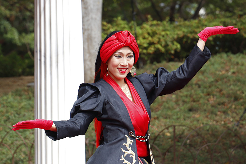 マジックが得意なファージャのポーズ