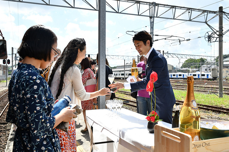 出発前に「ルイ・ロデレール クリスタル」がウェルカムシャンパンとして振る舞われた