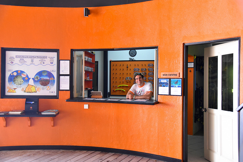 「DIVE CENTRE」でシュノーケリングに必要な道具の貸し出しを行なおう