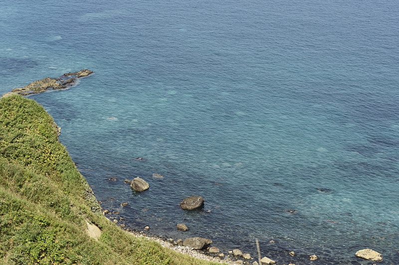 広々とした空と海が眼前に広がる