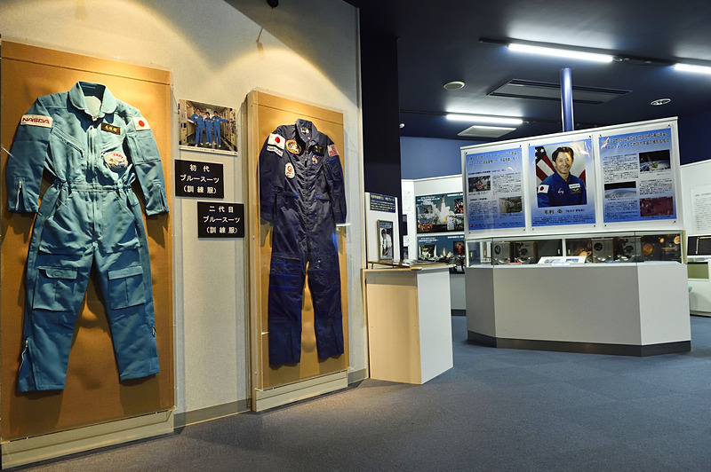 館内には宇宙開発に関連する貴重な品々が展示されている