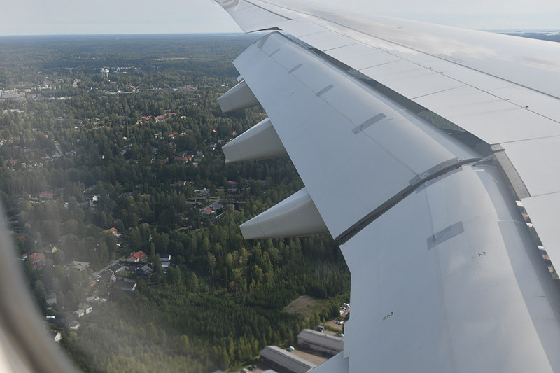 現地時間14時過ぎ、飛行機の高度も下がりフィンランドの土地が見えてきた