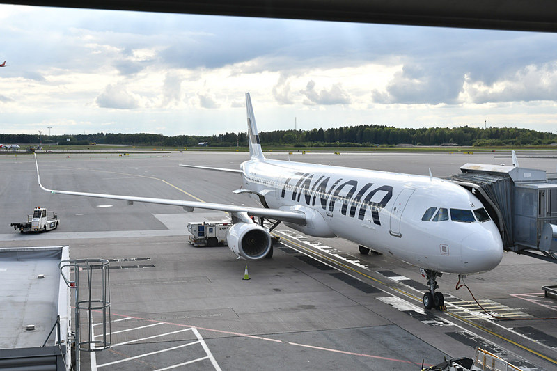 AY813便の使用機材はエアバス A321-200型機（登録記号：OH-LZT）