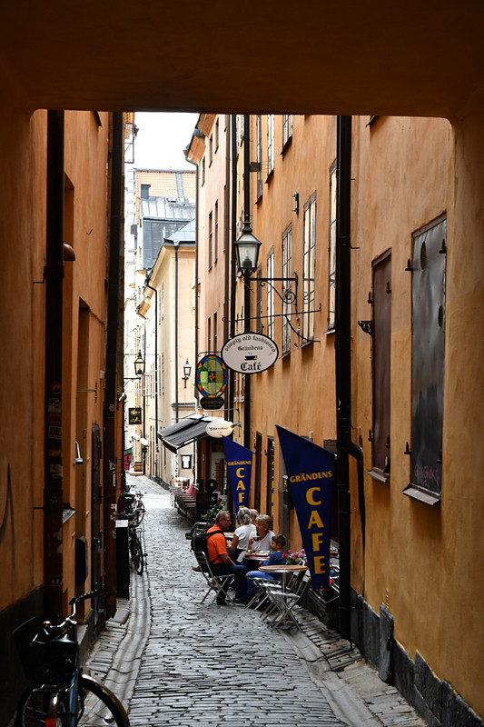 小さな路地が数多くあり、つい入ってみたくなる