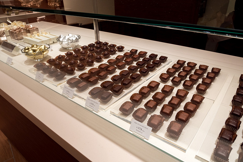 塩キャラメル、キャラメルチョコレートのディスプレイ