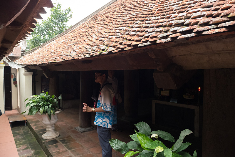 ミア寺は大きな伽藍を抜けた先に、回廊状の別の伽藍がある。奥の伽藍は一段低くなっており、こちらに見どころが詰まっている