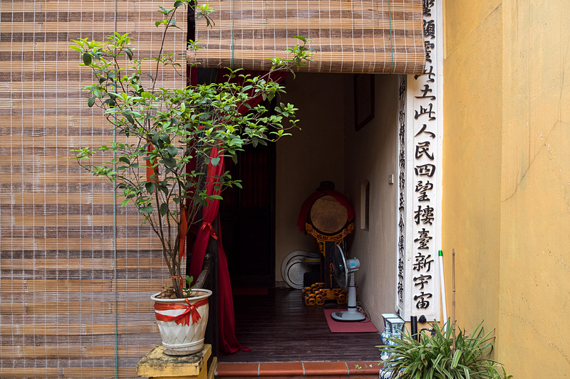 2階に移設されているドンラック寺院