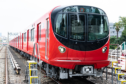 東京メトロ コンセントやwi Fiを備えた丸ノ内線新型車両 00系 公開 初代300系を踏襲した斬新なデザイン 19年2月中旬から営業運行 トラベル Watch