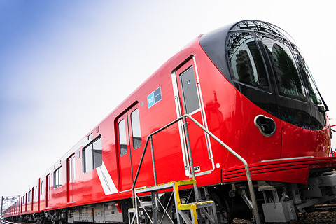 東京メトロ、コンセントやWi-Fiを備えた丸ノ内線新型車両「2000系