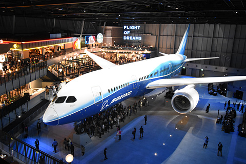 NEW!! Boeing787 プロトタイプ / 試作初号機 祝開業!! ボーイング 787初号機を展示する「FLIGHT OF DREAMS
