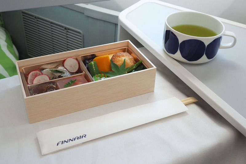 前菜は「夏の七草花織り（かおり）箱」