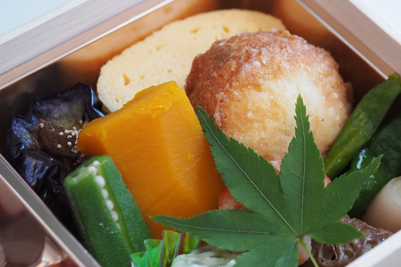 茄子田楽やかぼちや煮、利休麩煮など見た目も美しくバラエティに富んだ前菜