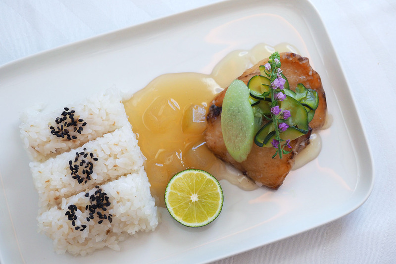 メインは「カラスガレイ唐揚げ 旨出汁餡」と「新生姜俵御飯」