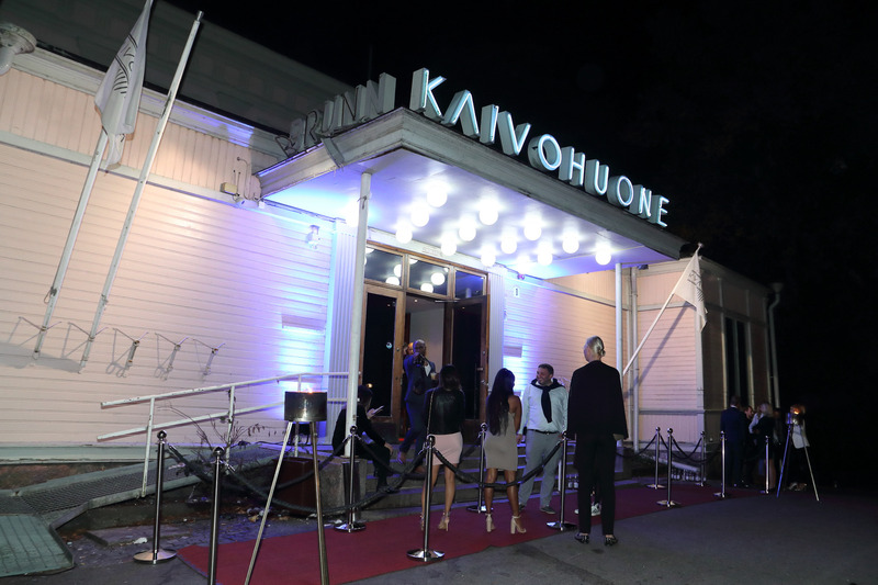 プレミア上映会終了時にはすっかり日も暮れ、ショートフィルムを楽しんだ各国メディアや関係者はヘルシンキ市内へ場所を移しパーティで公開を祝いました