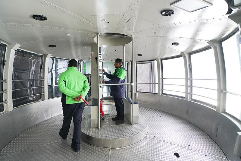 ロープウェイの内部