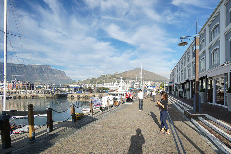 近辺はゆっくり散歩できる。治安も心配ない