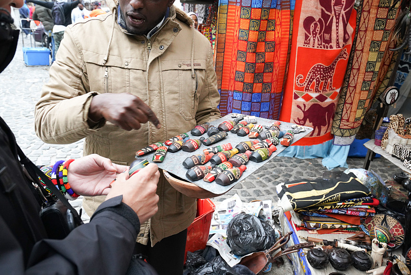 複数買いで値段交渉をすると、向こうもがぜん乗り気になる