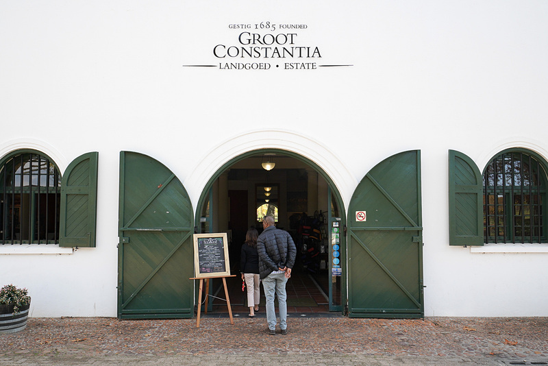 窓枠のデザインや配置などは、ケープダッチ（Cape Dutch）建築を踏襲