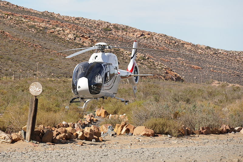 ヘリコプターの送迎もある