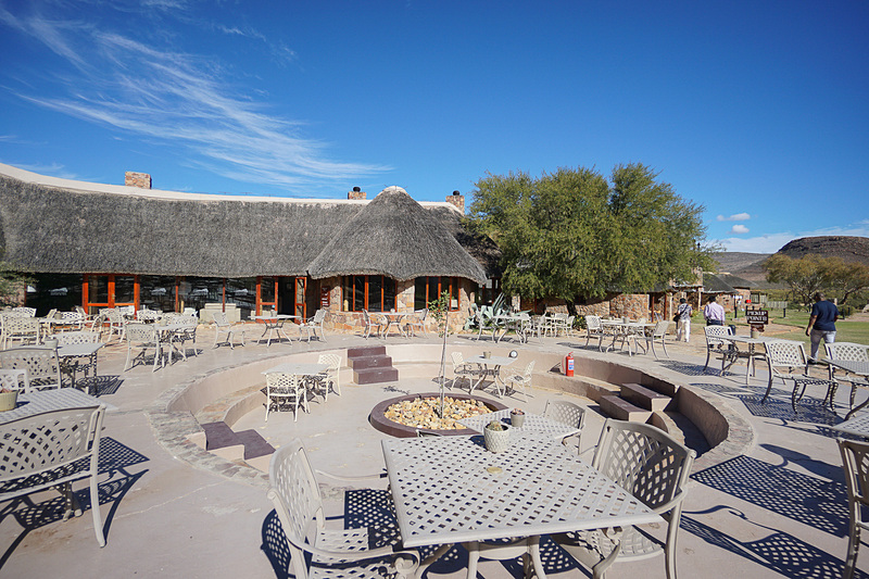 中庭。レストランのオープンテラスになっている