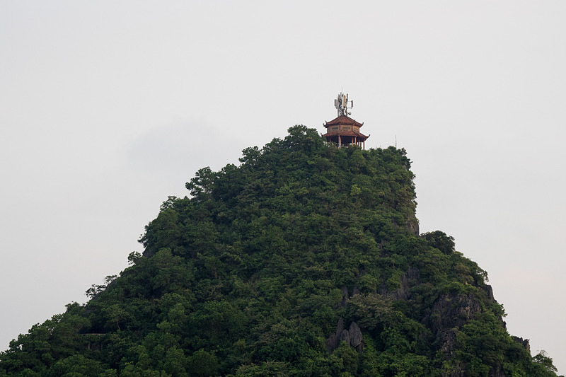 「Ti Top Island（チトフ島）」へ。ソ連の宇宙飛行士「ゲルマン・チトフ」の名を冠しており、島の入り口に石像も建てられている