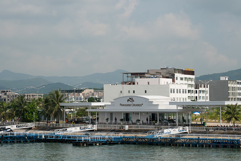 朝食後は下船の準備。もちろんその間も船は、ハロン湾の美しい風景のなかを進む