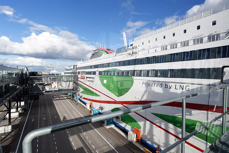 近づくと船の大きさをより実感できる