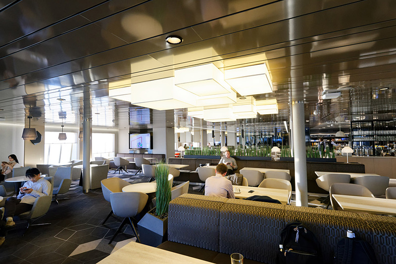 空港の航空会社のラウンジのような雰囲気