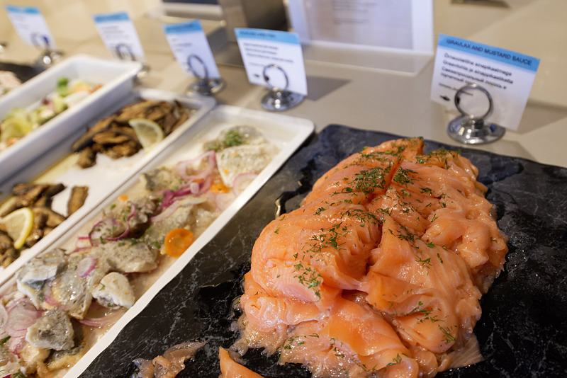 魚介、肉、サラダなど。温かい料理ももちろんある