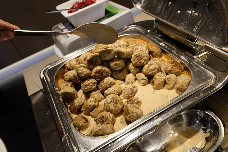 魚介、肉、サラダなど。温かい料理ももちろんある