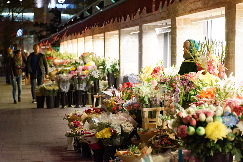 旧市街の外側では多くの花屋が並んでいた
