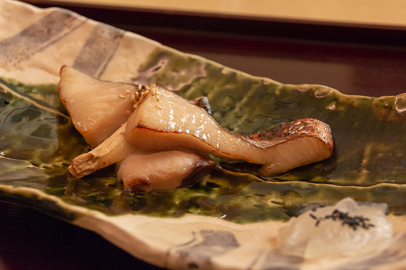 焼物の「サワラ、エリンギ包み焼、冬瓜甘酢漬け」