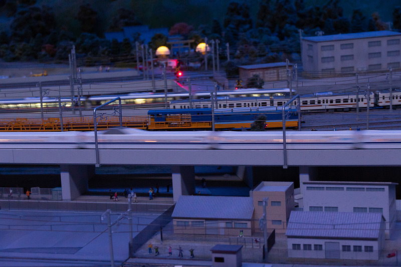 踏切も点滅するなど、とにかくディテールを追求したこだわりがスゴイ