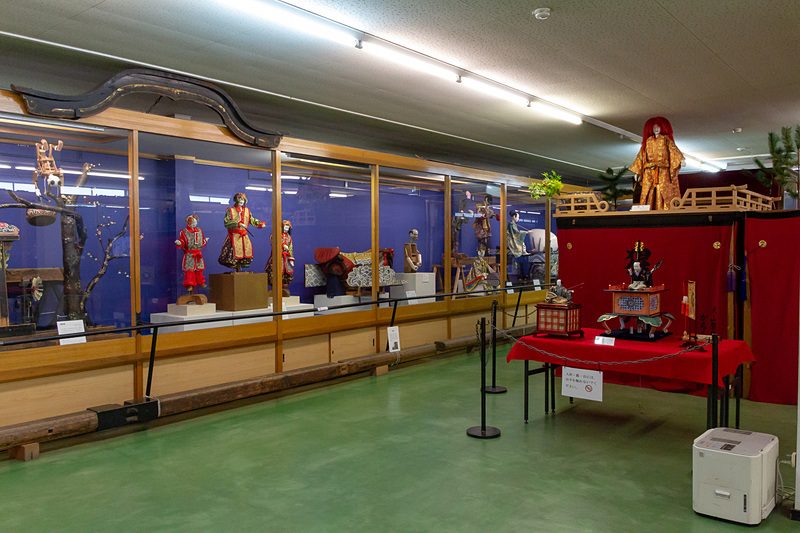 館内には数多くのからくり人形が展示されている